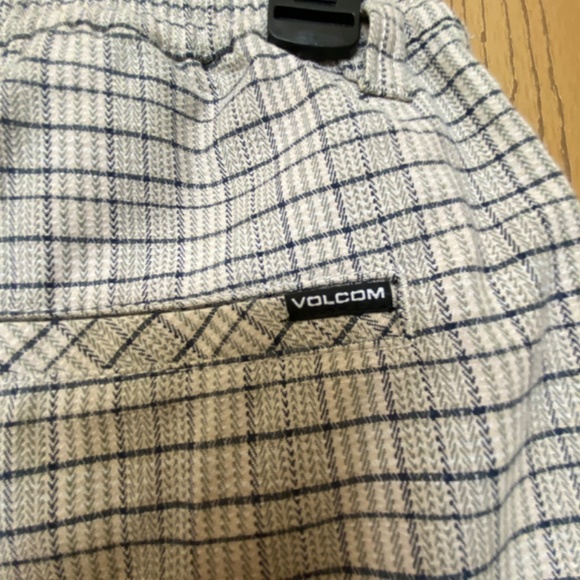 NWT Volcom Women’s Plaid Straight Leg Pants - Picture 2 of 9